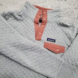 Patagonia Light Gray and Coral Quilted Pullover